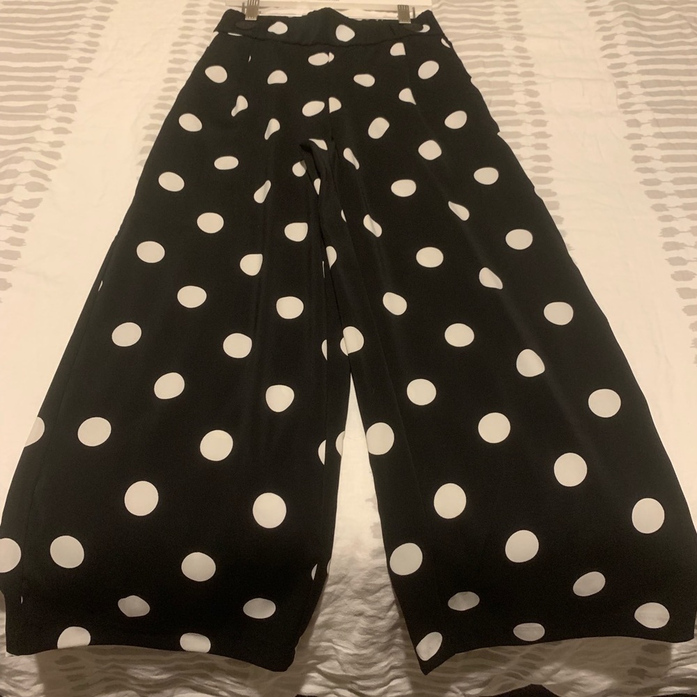 XS Zara polka dot goucho pants